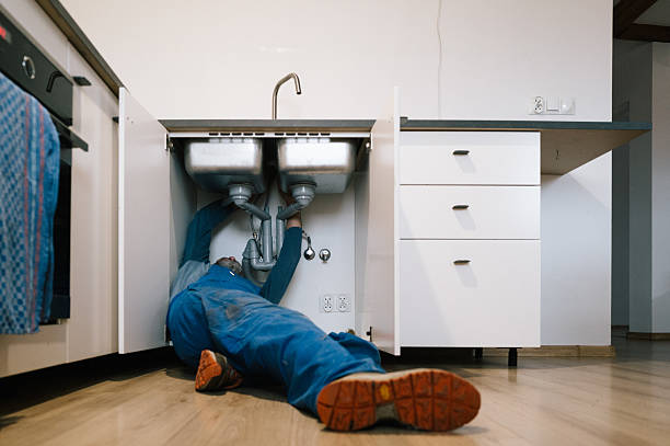 Professional Drain Cleaning technician working in Uniondale, IN